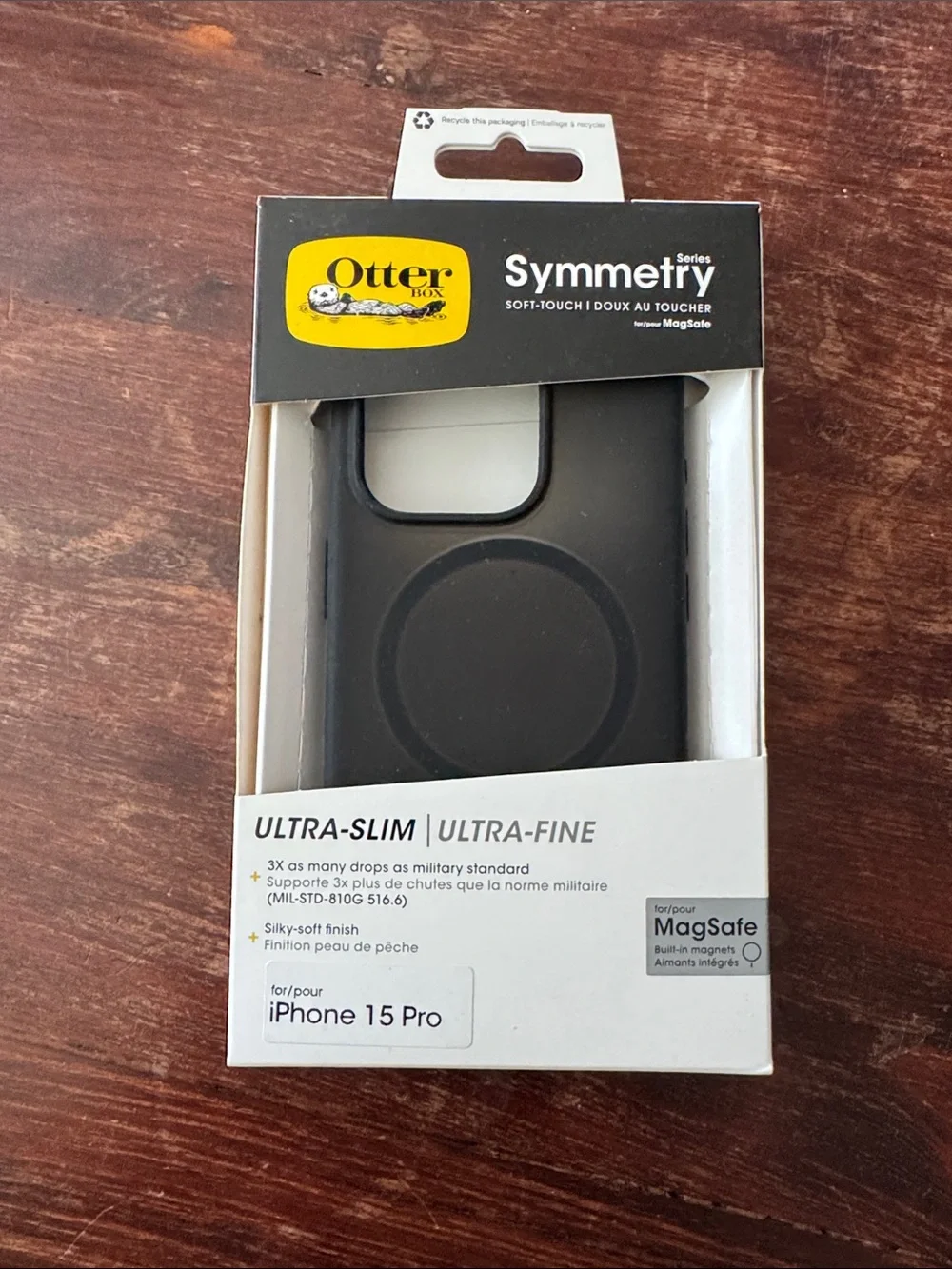 OtterBox Symmetry Series Ultra-Slim MagSafe Case - Black - iPhone 15 Pro
